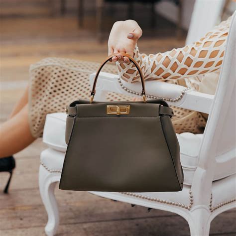 borsa simil fendi peekaboo|fendi peekaboo.